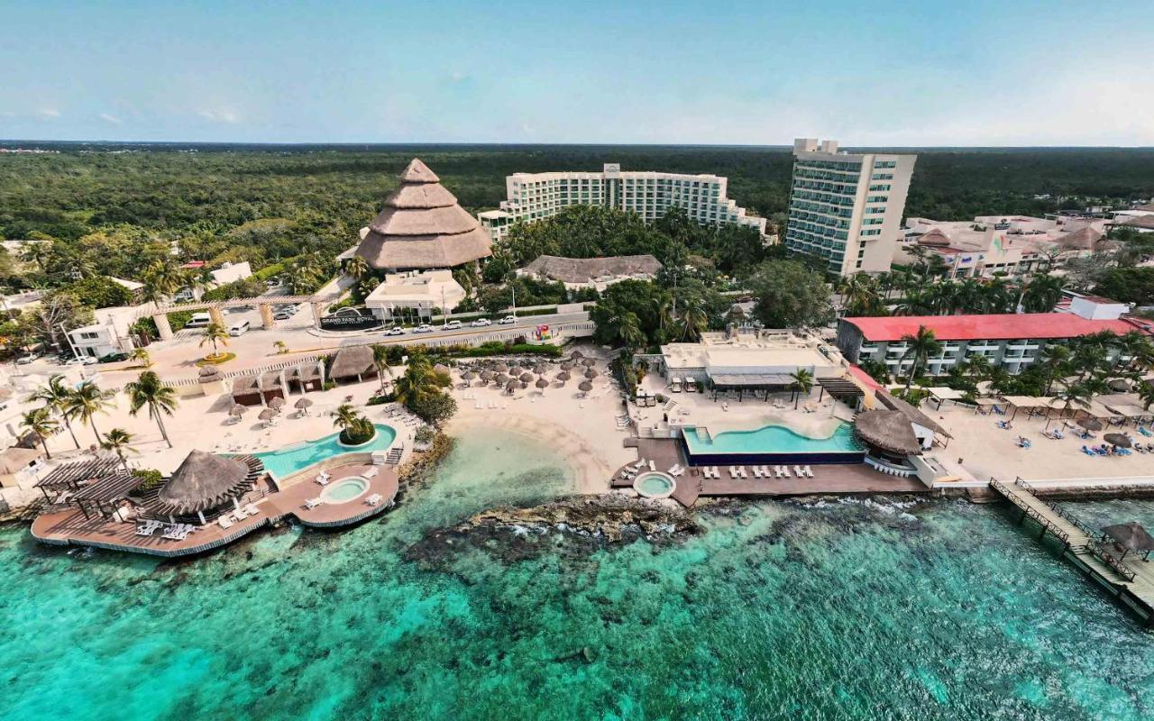 Hotel Grand Park Royal Cozumel Zewnętrze zdjęcie Aerial view of the resort